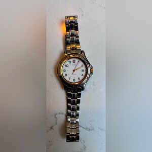 Citizen women small watch Calendar on face 6010-S37650 HSW 440549 Working watch